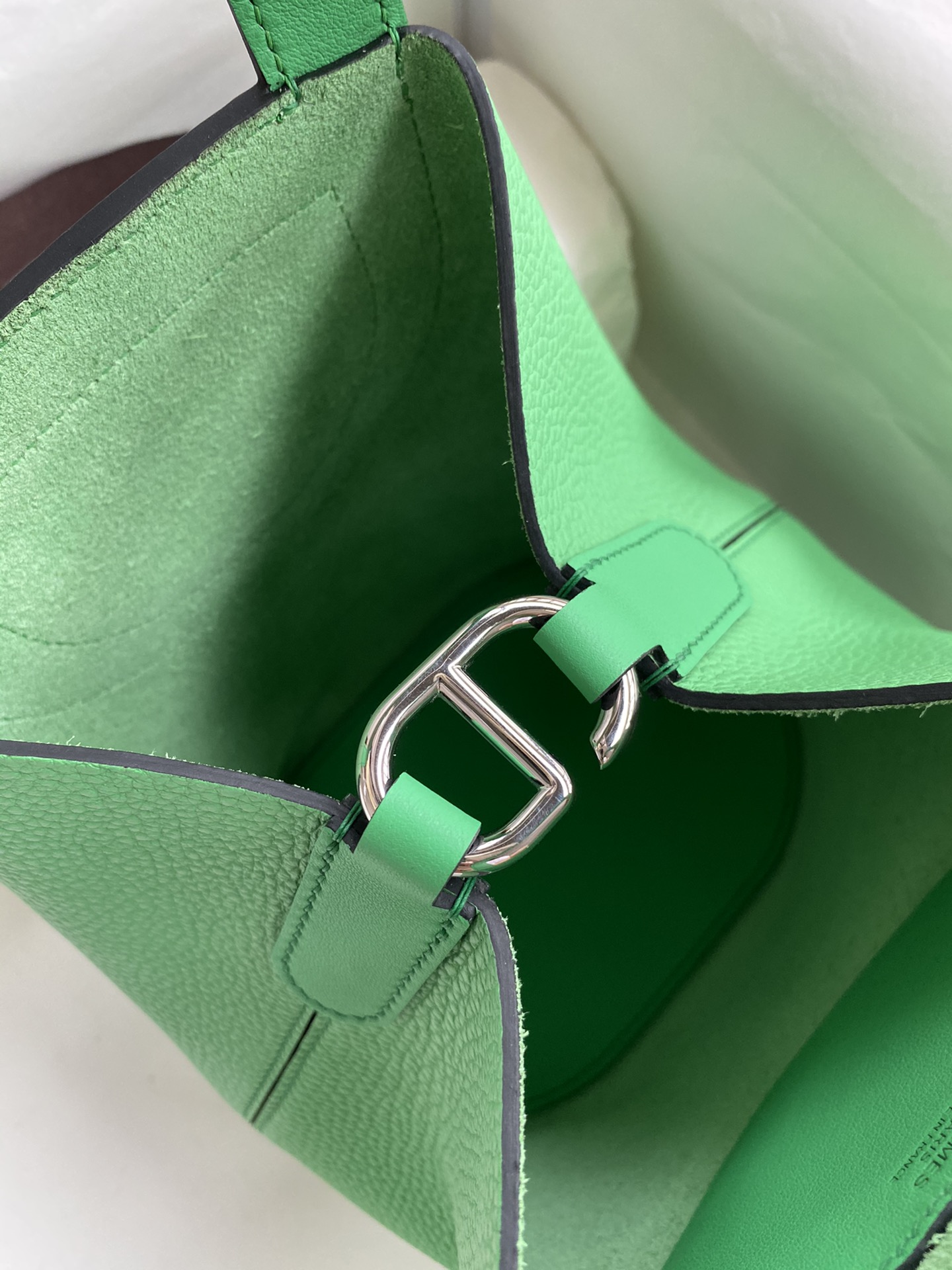 Hermes In The Loop 18 Bag In Vert Comics Clemence Leather